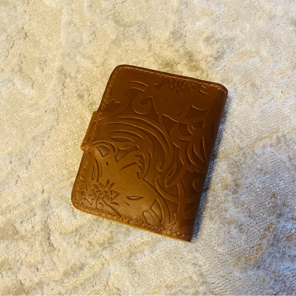 Portland Leather Embossed Brown Wallet - Picture 4 of 5